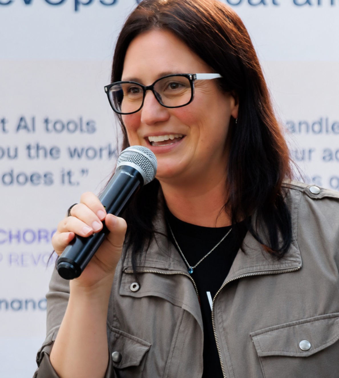 Sara Kinsey speaking at a B2B marketing event